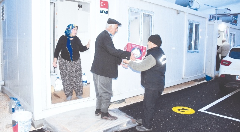 Adıyaman’a çocuk oyun grupları ve giyecek desteği veriliyor