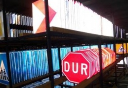 Aferin size Trafik sinyalizasyon deposudüzenliymiş!