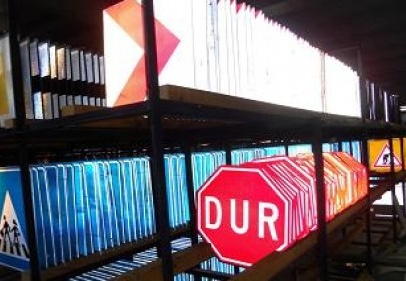 Aferin size Trafik sinyalizasyon deposudüzenliymiş!