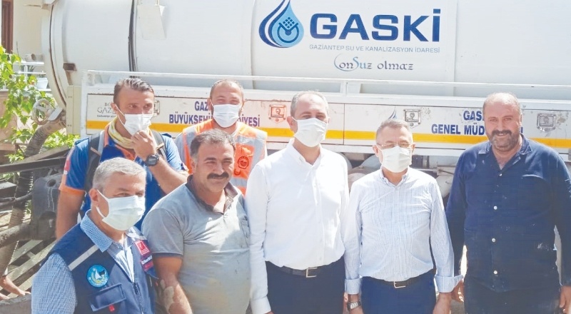 Oktay ve Bakan Gül afet bölgesindeki büyükşehir ekiplerini ziyaret etti