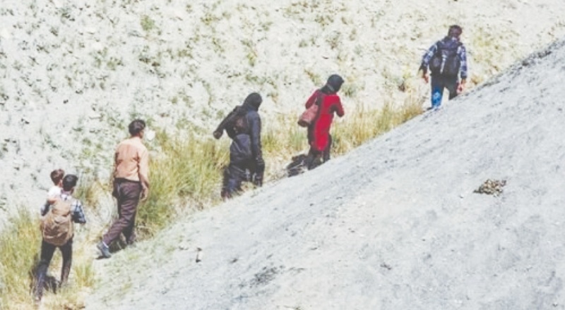 Afganistan'dan her hafta 20 ila 30 bin kişi ayrılıyor