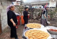Afrin'deki askeler için içli köfte yaptılar 