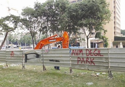Ağaçların gövdesinden demokrasi arar hale geldik