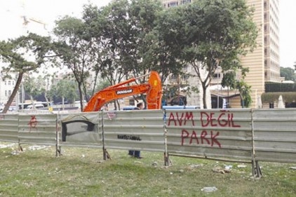 Ağaçların gövdesinden demokrasi arar hale geldik