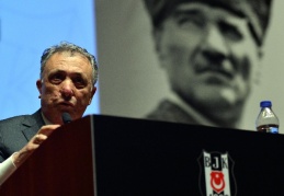 Ahmet Nur Çebi: "Kokuşmuş düzenle başa çıkmakta zorlanıyorum"