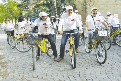 Ahmet Ümit, pedal çevirdi
