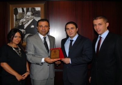 AIESEC GTO’ ya plaket verdi