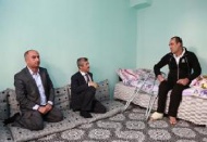 Aileleri yalnız bırakmadı