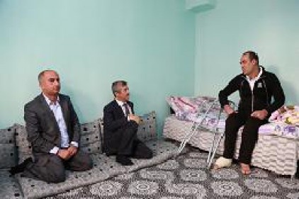Aileleri yalnız bırakmadı