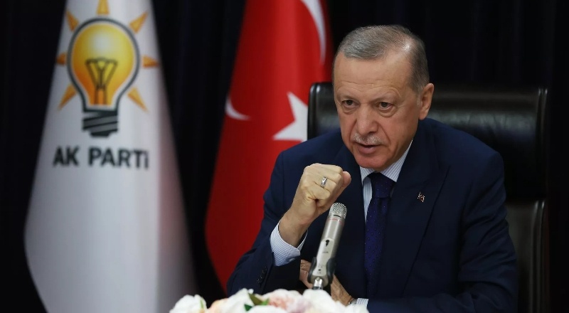 AK Parti'de üç dönem kuralı uygulandı