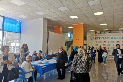 Ak Partili kadınlar, Kızılay Haftası nedeniyle kan bağışında bulundu