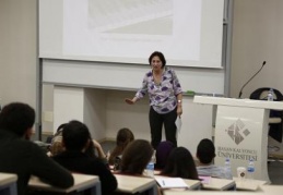 Akademisyenler mesleki öykülerini paylaşıyor