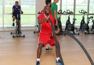 Akakpo fizyoterapist eşliğinde çalıştı