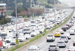 Akaryakıt satışları yüzde 25 arttı