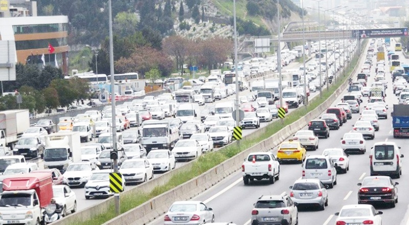 Akaryakıt satışları yüzde 25 arttı