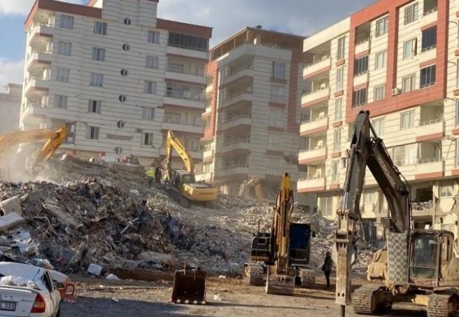 Akdeniz Üniversitesi, deprem bölgesinde saha çalışması yapıyor