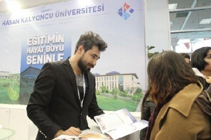 Akdeniz&#8217;de düzenlenen fuarlarda Üniversiteler öğrencilerle buluştu