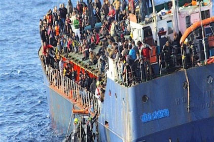 Akdeniz&#8217;den Avrupa&#8217;ya 157 bin göçmen taşındı