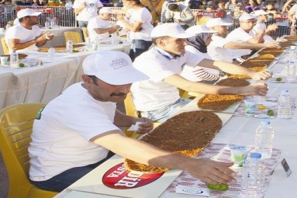 Akılda lahmacun ve baklava kaldı