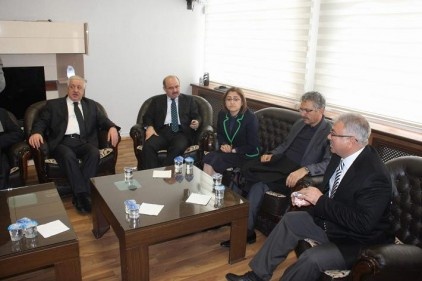 Akıllarınca Başbakan Erdoğan&#8217;ı itibarsızlaştırıyorlar