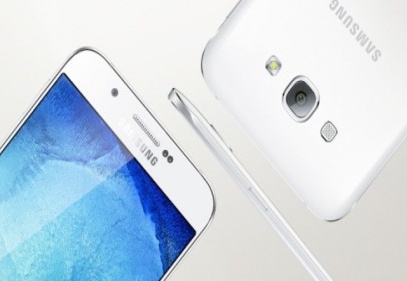 Akıllı telefon hastası çocuk parmağını kesti