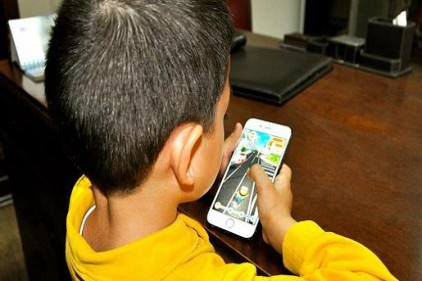Akıllı telefon kullanım yaşı 9&#039;a indi