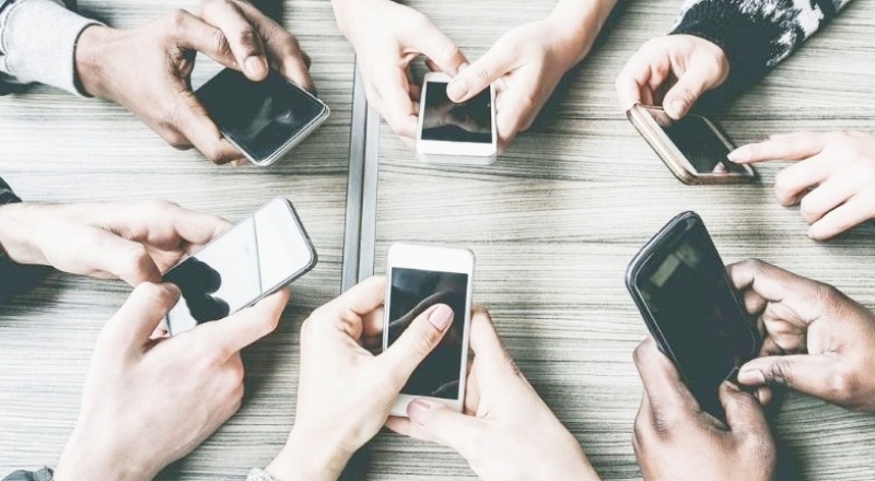 Akıllı telefonlara en bağımlı 10 ülke içinde Türkiye de var