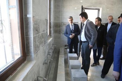 Akkent Sosyal Tesisini gezdi
