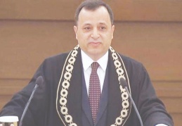 'Aklınızı ve beyninizi kimseye kiraya vermeyin.'