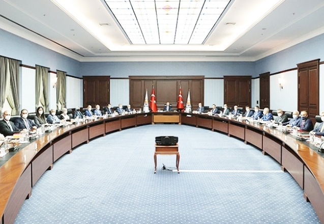 AKP MYK toplanıyor: Masada EYT, asgari ücret ve 3600 ek gösterge var