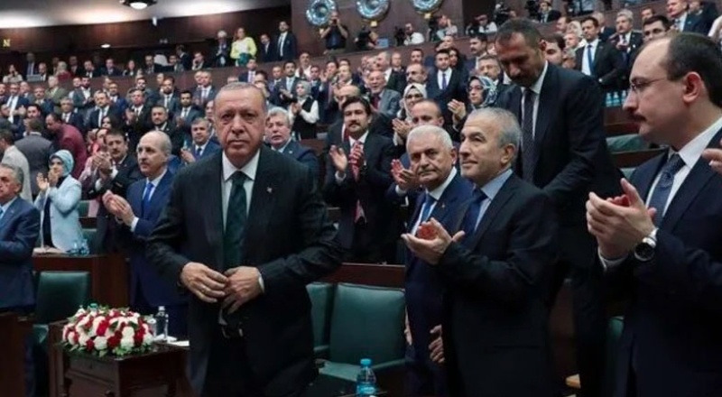 AKP seçim çalışmaları için 2 şirketle görüşüyor