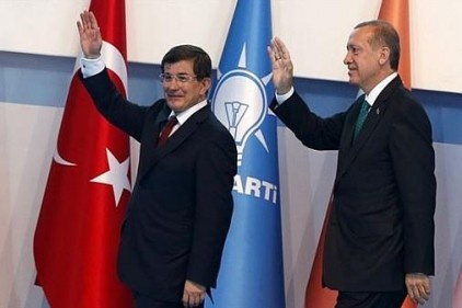 AKP siyasi teamülleri ve nezaketi alaşağı etti