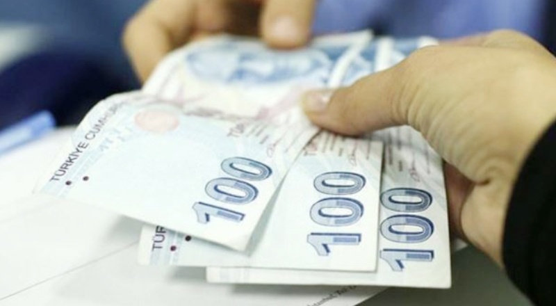 AKP ve kabine, asgari ücret ile ikramiye artışında ters düştü