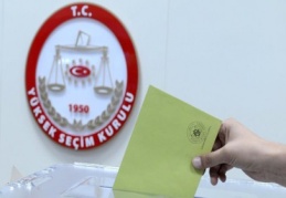 AKP’de ilk sırada vekiller yer aldı