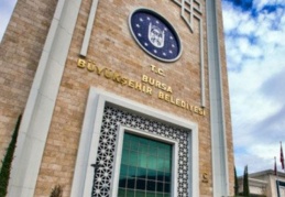 AKP’li ve MHP’li yöneticilere maaş bağlamışlar