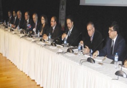 AKP’liler, yine “krizi atlattık” masalı okudu