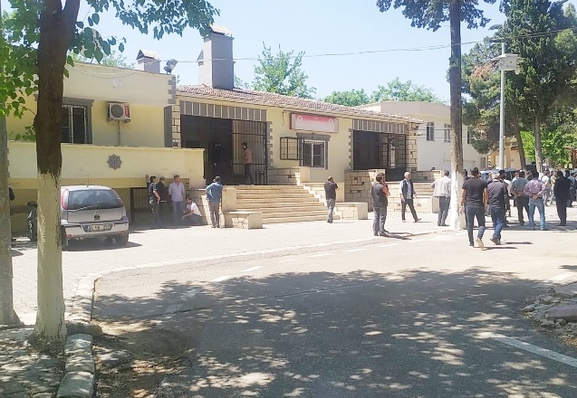 Akrabalar arasında silahlı arazi kavgası çıktı, 2 kişi öldü