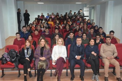 Akran zorbalığına maruz kaldığınızda yardım almaktan çekinmeyin