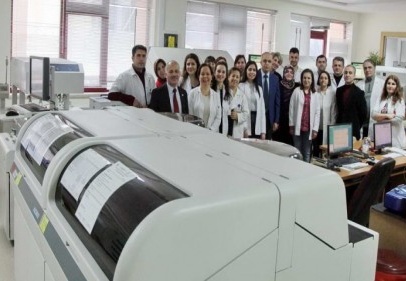 Akredite olan ikinci üniversite hastanesi laboratuvarı