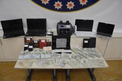 &#039;Aksilahlanma&#039; etiketini açan öğretmenin üzerinden 236 bin ABD doları çıktı