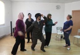 Aktif Yaşam Merkezine getirilen yaşlılar boş vakitlerini değerlendiriyor