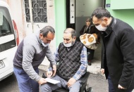 Akülü sandalyesi çalındı, belediye yeniden verdi