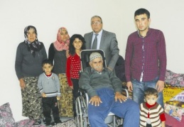 Akülü sandalyesine kavuştu