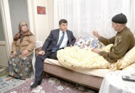 Akülü, tekerekli sandalyesine kavuştu