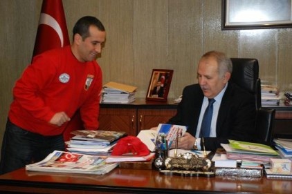 AKUT Ata&#8217;yı ziyaret etti