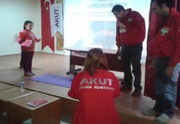 AKUT ekibi, Şehit Adem Yavuz İlkokulu’ndaydı
