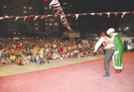 Alanı dolduran çocuklar, yapılan animasyon gösterileri ile coştu
