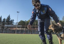 Alex uyuşturucu tacirlerine göz açtırmıyor