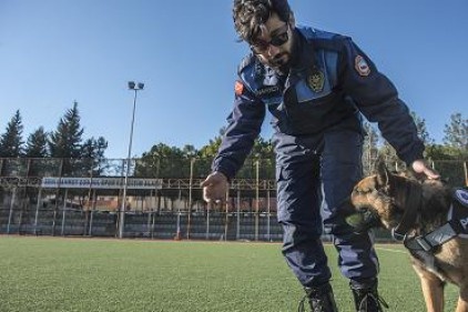 Alex uyuşturucu tacirlerine göz açtırmıyor