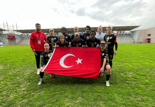 ALG Spor, Dudullu'yu 3-0 yenerek çeyrek finali garantiledi